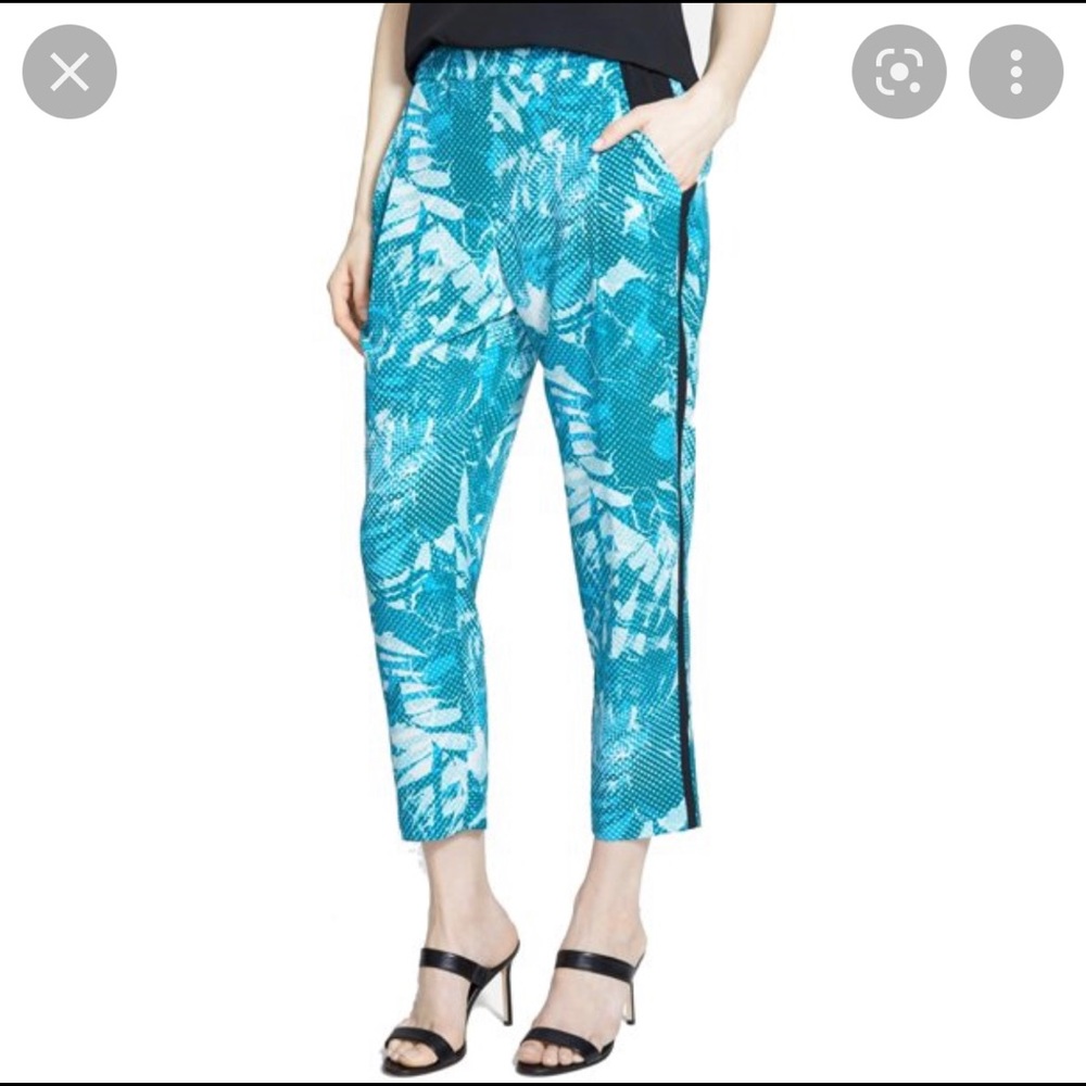 Trouve palm print slim capri pants